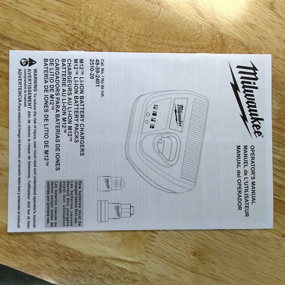 Milwaukee M12 LI-ION Battery Charger - Picture 3 of 4